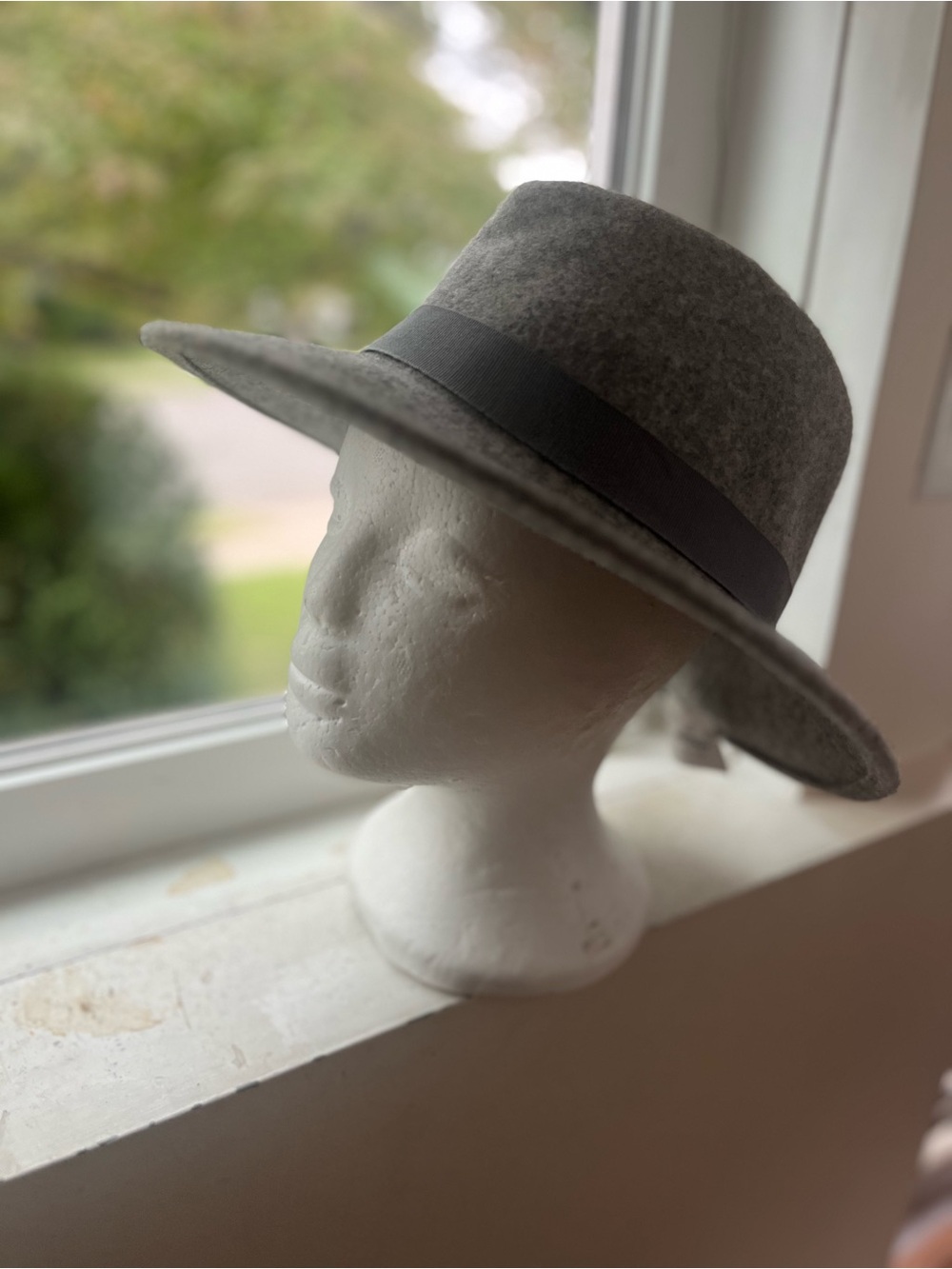 J crew Classic Grey Wool Hat with Black Band - Men's s-m Italy